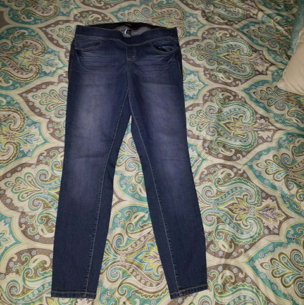 Torrid pull on Jeans - Picture 2 of 3